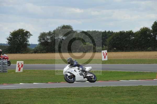 Motorcycle action photographs;Trackday digital images;event digital images;eventdigitalimages;no limits trackday;peter wileman photography;snetterton;snetterton circuit norfolk;snetterton photographs;trackday;trackday photos