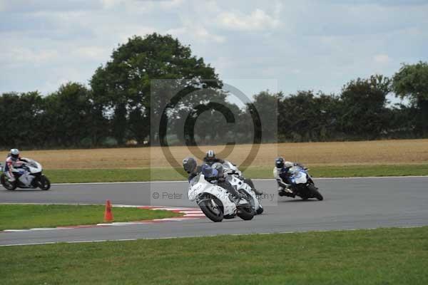 Motorcycle action photographs;Trackday digital images;event digital images;eventdigitalimages;no limits trackday;peter wileman photography;snetterton;snetterton circuit norfolk;snetterton photographs;trackday;trackday photos