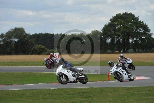 Motorcycle action photographs;Trackday digital images;event digital images;eventdigitalimages;no limits trackday;peter wileman photography;snetterton;snetterton circuit norfolk;snetterton photographs;trackday;trackday photos