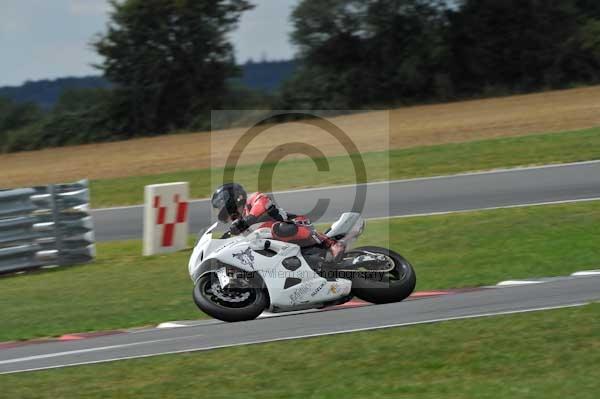 Motorcycle action photographs;Trackday digital images;event digital images;eventdigitalimages;no limits trackday;peter wileman photography;snetterton;snetterton circuit norfolk;snetterton photographs;trackday;trackday photos