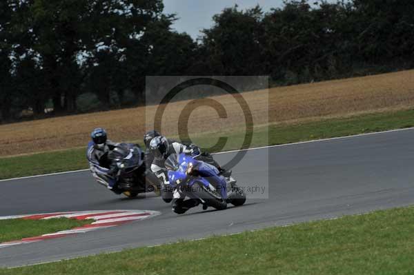 Motorcycle action photographs;Trackday digital images;event digital images;eventdigitalimages;no limits trackday;peter wileman photography;snetterton;snetterton circuit norfolk;snetterton photographs;trackday;trackday photos