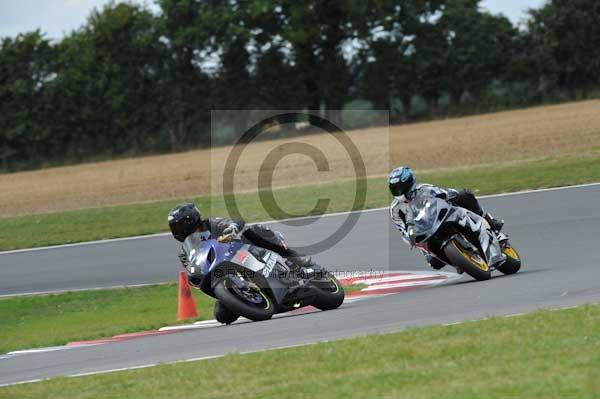 Motorcycle action photographs;Trackday digital images;event digital images;eventdigitalimages;no limits trackday;peter wileman photography;snetterton;snetterton circuit norfolk;snetterton photographs;trackday;trackday photos