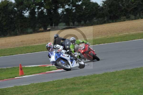 Motorcycle action photographs;Trackday digital images;event digital images;eventdigitalimages;no limits trackday;peter wileman photography;snetterton;snetterton circuit norfolk;snetterton photographs;trackday;trackday photos