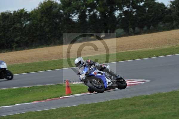 Motorcycle action photographs;Trackday digital images;event digital images;eventdigitalimages;no limits trackday;peter wileman photography;snetterton;snetterton circuit norfolk;snetterton photographs;trackday;trackday photos