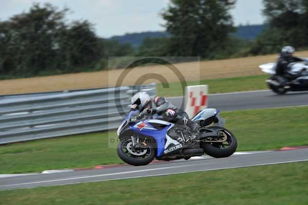 Motorcycle action photographs;Trackday digital images;event digital images;eventdigitalimages;no limits trackday;peter wileman photography;snetterton;snetterton circuit norfolk;snetterton photographs;trackday;trackday photos