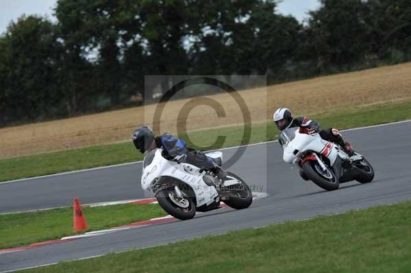 Motorcycle action photographs;Trackday digital images;event digital images;eventdigitalimages;no limits trackday;peter wileman photography;snetterton;snetterton circuit norfolk;snetterton photographs;trackday;trackday photos