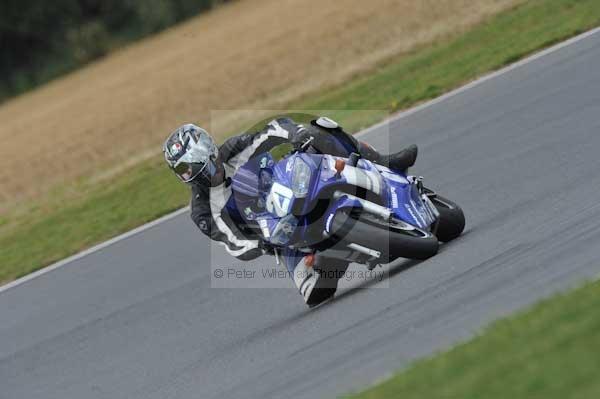 Motorcycle action photographs;Trackday digital images;event digital images;eventdigitalimages;no limits trackday;peter wileman photography;snetterton;snetterton circuit norfolk;snetterton photographs;trackday;trackday photos