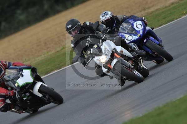 Motorcycle action photographs;Trackday digital images;event digital images;eventdigitalimages;no limits trackday;peter wileman photography;snetterton;snetterton circuit norfolk;snetterton photographs;trackday;trackday photos