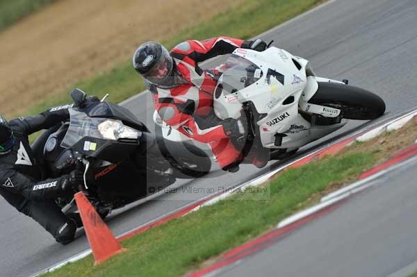 Motorcycle action photographs;Trackday digital images;event digital images;eventdigitalimages;no limits trackday;peter wileman photography;snetterton;snetterton circuit norfolk;snetterton photographs;trackday;trackday photos