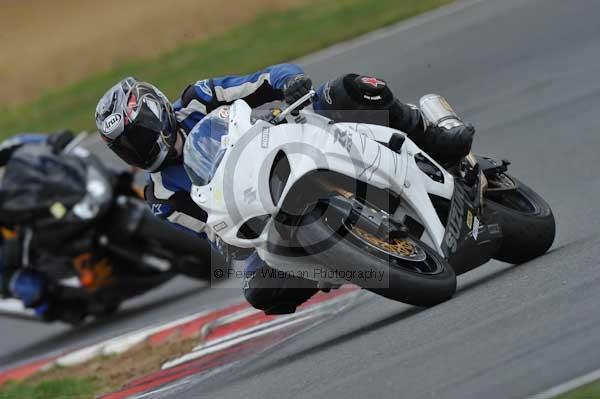 Motorcycle action photographs;Trackday digital images;event digital images;eventdigitalimages;no limits trackday;peter wileman photography;snetterton;snetterton circuit norfolk;snetterton photographs;trackday;trackday photos