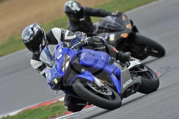 Motorcycle action photographs;Trackday digital images;event digital images;eventdigitalimages;no limits trackday;peter wileman photography;snetterton;snetterton circuit norfolk;snetterton photographs;trackday;trackday photos