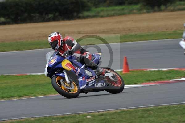 Motorcycle action photographs;Trackday digital images;event digital images;eventdigitalimages;no limits trackday;peter wileman photography;snetterton;snetterton circuit norfolk;snetterton photographs;trackday;trackday photos