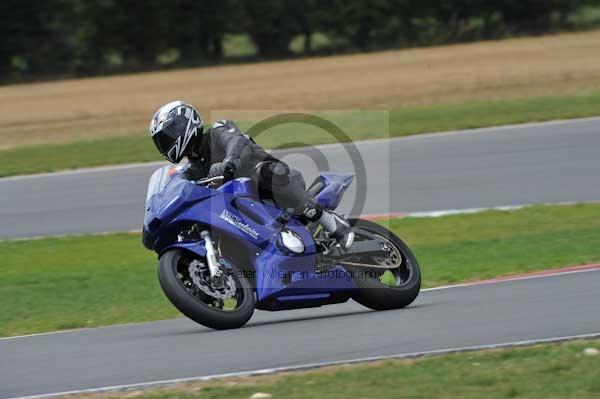 Motorcycle action photographs;Trackday digital images;event digital images;eventdigitalimages;no limits trackday;peter wileman photography;snetterton;snetterton circuit norfolk;snetterton photographs;trackday;trackday photos