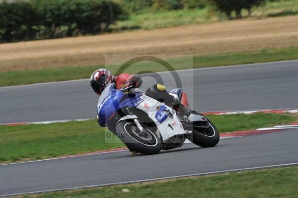 Motorcycle action photographs;Trackday digital images;event digital images;eventdigitalimages;no limits trackday;peter wileman photography;snetterton;snetterton circuit norfolk;snetterton photographs;trackday;trackday photos