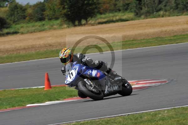 Motorcycle action photographs;Trackday digital images;event digital images;eventdigitalimages;no limits trackday;peter wileman photography;snetterton;snetterton circuit norfolk;snetterton photographs;trackday;trackday photos
