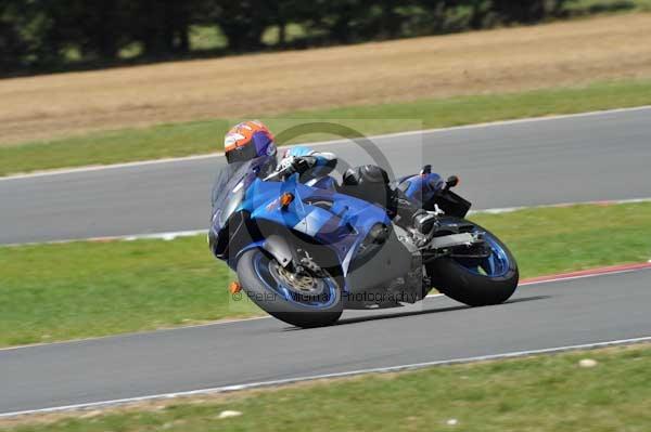 Motorcycle action photographs;Trackday digital images;event digital images;eventdigitalimages;no limits trackday;peter wileman photography;snetterton;snetterton circuit norfolk;snetterton photographs;trackday;trackday photos