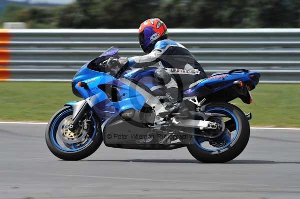 Motorcycle action photographs;Trackday digital images;event digital images;eventdigitalimages;no limits trackday;peter wileman photography;snetterton;snetterton circuit norfolk;snetterton photographs;trackday;trackday photos