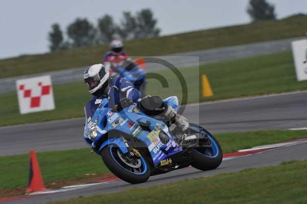 Motorcycle action photographs;Trackday digital images;event digital images;eventdigitalimages;no limits trackday;peter wileman photography;snetterton;snetterton circuit norfolk;snetterton photographs;trackday;trackday photos