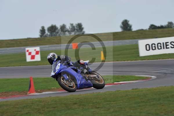 Motorcycle action photographs;Trackday digital images;event digital images;eventdigitalimages;no limits trackday;peter wileman photography;snetterton;snetterton circuit norfolk;snetterton photographs;trackday;trackday photos