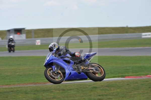 Motorcycle action photographs;Trackday digital images;event digital images;eventdigitalimages;no limits trackday;peter wileman photography;snetterton;snetterton circuit norfolk;snetterton photographs;trackday;trackday photos