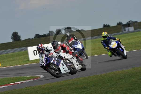 Motorcycle action photographs;Trackday digital images;event digital images;eventdigitalimages;no limits trackday;peter wileman photography;snetterton;snetterton circuit norfolk;snetterton photographs;trackday;trackday photos