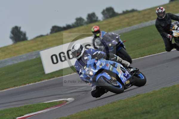 Motorcycle action photographs;Trackday digital images;event digital images;eventdigitalimages;no limits trackday;peter wileman photography;snetterton;snetterton circuit norfolk;snetterton photographs;trackday;trackday photos