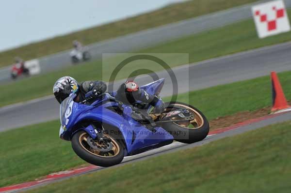 Motorcycle action photographs;Trackday digital images;event digital images;eventdigitalimages;no limits trackday;peter wileman photography;snetterton;snetterton circuit norfolk;snetterton photographs;trackday;trackday photos