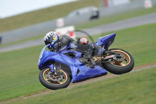 Motorcycle action photographs;Trackday digital images;event digital images;eventdigitalimages;no limits trackday;peter wileman photography;snetterton;snetterton circuit norfolk;snetterton photographs;trackday;trackday photos