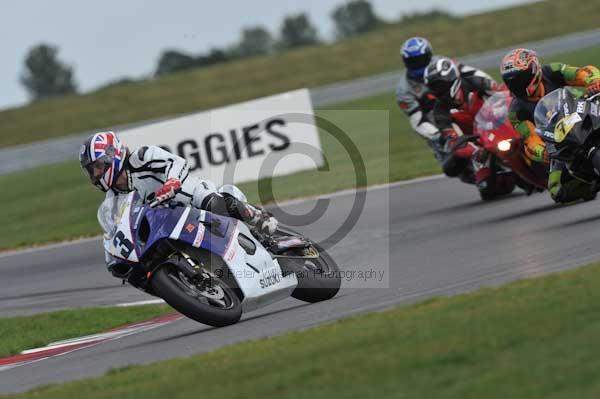 Motorcycle action photographs;Trackday digital images;event digital images;eventdigitalimages;no limits trackday;peter wileman photography;snetterton;snetterton circuit norfolk;snetterton photographs;trackday;trackday photos