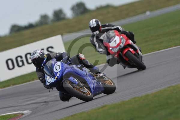 Motorcycle action photographs;Trackday digital images;event digital images;eventdigitalimages;no limits trackday;peter wileman photography;snetterton;snetterton circuit norfolk;snetterton photographs;trackday;trackday photos