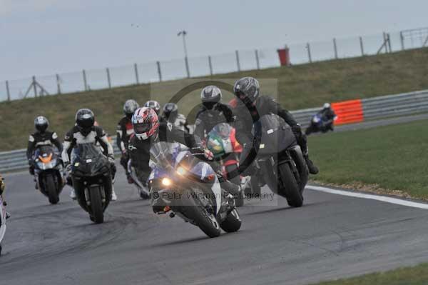 Motorcycle action photographs;Trackday digital images;event digital images;eventdigitalimages;no limits trackday;peter wileman photography;snetterton;snetterton circuit norfolk;snetterton photographs;trackday;trackday photos