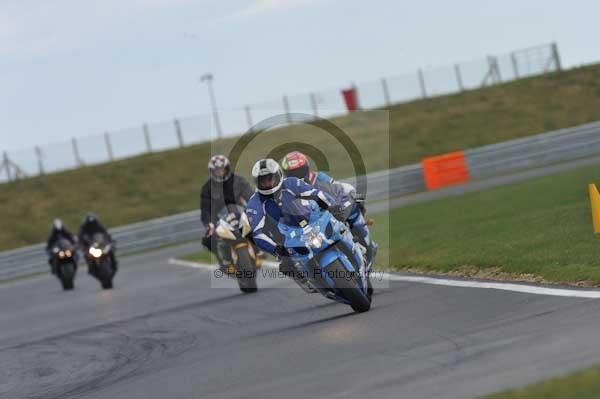 Motorcycle action photographs;Trackday digital images;event digital images;eventdigitalimages;no limits trackday;peter wileman photography;snetterton;snetterton circuit norfolk;snetterton photographs;trackday;trackday photos
