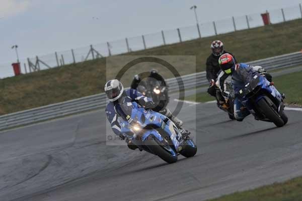 Motorcycle action photographs;Trackday digital images;event digital images;eventdigitalimages;no limits trackday;peter wileman photography;snetterton;snetterton circuit norfolk;snetterton photographs;trackday;trackday photos