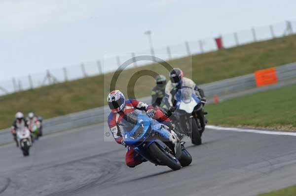 Motorcycle action photographs;Trackday digital images;event digital images;eventdigitalimages;no limits trackday;peter wileman photography;snetterton;snetterton circuit norfolk;snetterton photographs;trackday;trackday photos