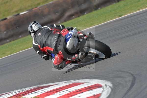 Motorcycle action photographs;Trackday digital images;event digital images;eventdigitalimages;no limits trackday;peter wileman photography;snetterton;snetterton circuit norfolk;snetterton photographs;trackday;trackday photos