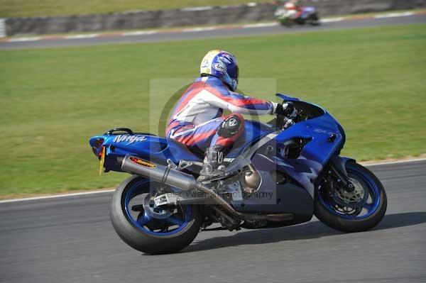 Motorcycle action photographs;Trackday digital images;event digital images;eventdigitalimages;no limits trackday;peter wileman photography;snetterton;snetterton circuit norfolk;snetterton photographs;trackday;trackday photos