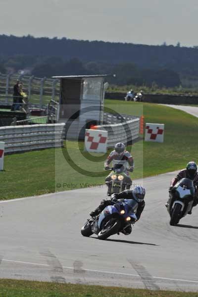 Motorcycle action photographs;Trackday digital images;event digital images;eventdigitalimages;no limits trackday;peter wileman photography;snetterton;snetterton circuit norfolk;snetterton photographs;trackday;trackday photos