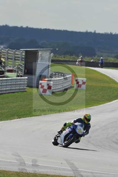 Motorcycle action photographs;Trackday digital images;event digital images;eventdigitalimages;no limits trackday;peter wileman photography;snetterton;snetterton circuit norfolk;snetterton photographs;trackday;trackday photos