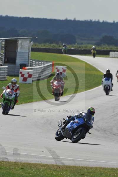 Motorcycle action photographs;Trackday digital images;event digital images;eventdigitalimages;no limits trackday;peter wileman photography;snetterton;snetterton circuit norfolk;snetterton photographs;trackday;trackday photos