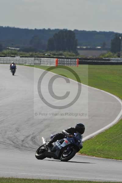 Motorcycle action photographs;Trackday digital images;event digital images;eventdigitalimages;no limits trackday;peter wileman photography;snetterton;snetterton circuit norfolk;snetterton photographs;trackday;trackday photos