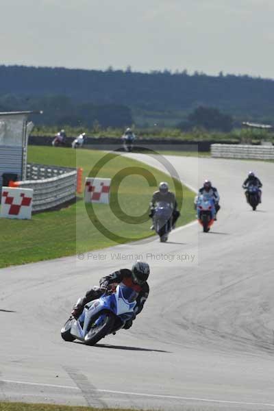Motorcycle action photographs;Trackday digital images;event digital images;eventdigitalimages;no limits trackday;peter wileman photography;snetterton;snetterton circuit norfolk;snetterton photographs;trackday;trackday photos
