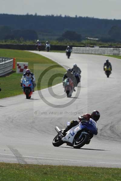 Motorcycle action photographs;Trackday digital images;event digital images;eventdigitalimages;no limits trackday;peter wileman photography;snetterton;snetterton circuit norfolk;snetterton photographs;trackday;trackday photos