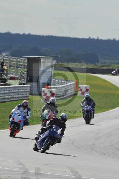 Motorcycle action photographs;Trackday digital images;event digital images;eventdigitalimages;no limits trackday;peter wileman photography;snetterton;snetterton circuit norfolk;snetterton photographs;trackday;trackday photos