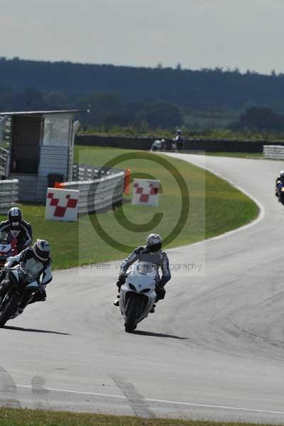 Motorcycle action photographs;Trackday digital images;event digital images;eventdigitalimages;no limits trackday;peter wileman photography;snetterton;snetterton circuit norfolk;snetterton photographs;trackday;trackday photos