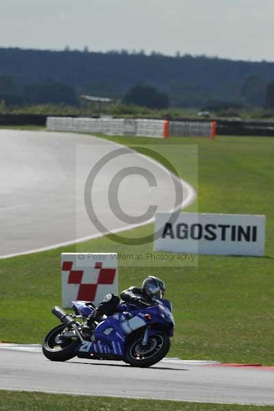 Motorcycle action photographs;Trackday digital images;event digital images;eventdigitalimages;no limits trackday;peter wileman photography;snetterton;snetterton circuit norfolk;snetterton photographs;trackday;trackday photos