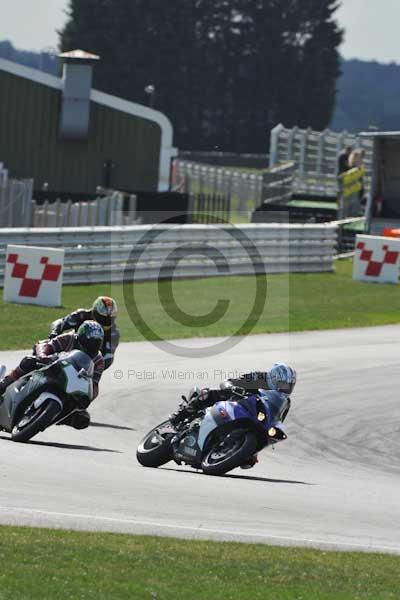 Motorcycle action photographs;Trackday digital images;event digital images;eventdigitalimages;no limits trackday;peter wileman photography;snetterton;snetterton circuit norfolk;snetterton photographs;trackday;trackday photos
