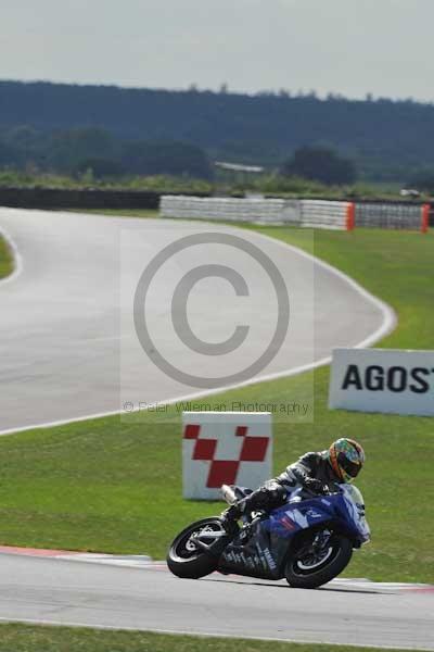 Motorcycle action photographs;Trackday digital images;event digital images;eventdigitalimages;no limits trackday;peter wileman photography;snetterton;snetterton circuit norfolk;snetterton photographs;trackday;trackday photos