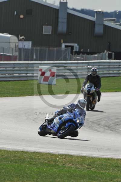 Motorcycle action photographs;Trackday digital images;event digital images;eventdigitalimages;no limits trackday;peter wileman photography;snetterton;snetterton circuit norfolk;snetterton photographs;trackday;trackday photos
