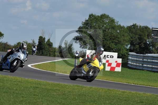 Motorcycle action photographs;Trackday digital images;event digital images;eventdigitalimages;no limits trackday;peter wileman photography;snetterton;snetterton circuit norfolk;snetterton photographs;trackday;trackday photos