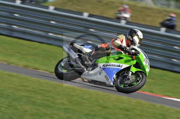 Motorcycle action photographs;Trackday digital images;event digital images;eventdigitalimages;no limits trackday;peter wileman photography;snetterton;snetterton circuit norfolk;snetterton photographs;trackday;trackday photos